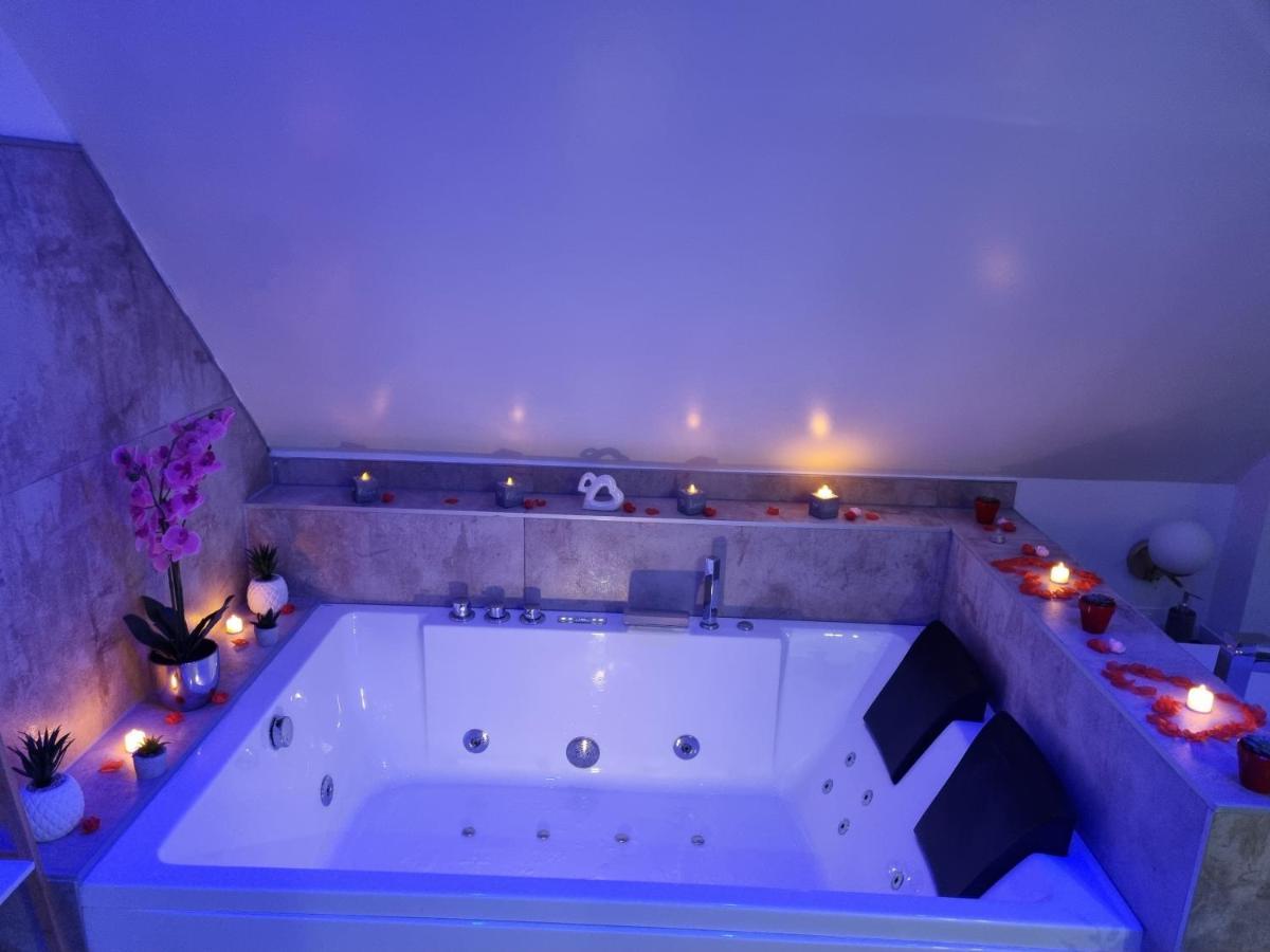 Studio Jacuzzi Au Centre Кольмар Экстерьер фото