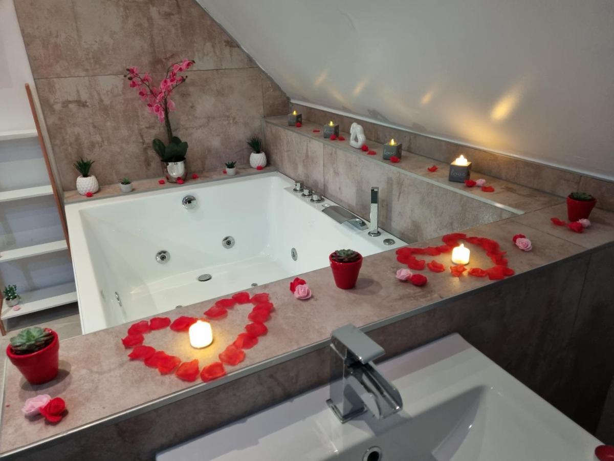 Studio Jacuzzi Au Centre Кольмар Экстерьер фото