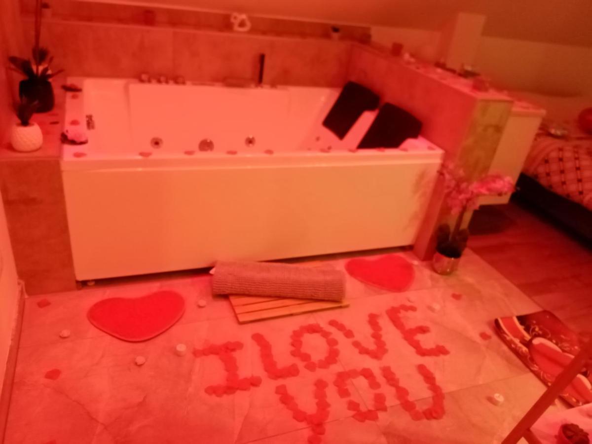 Studio Jacuzzi Au Centre Кольмар Экстерьер фото