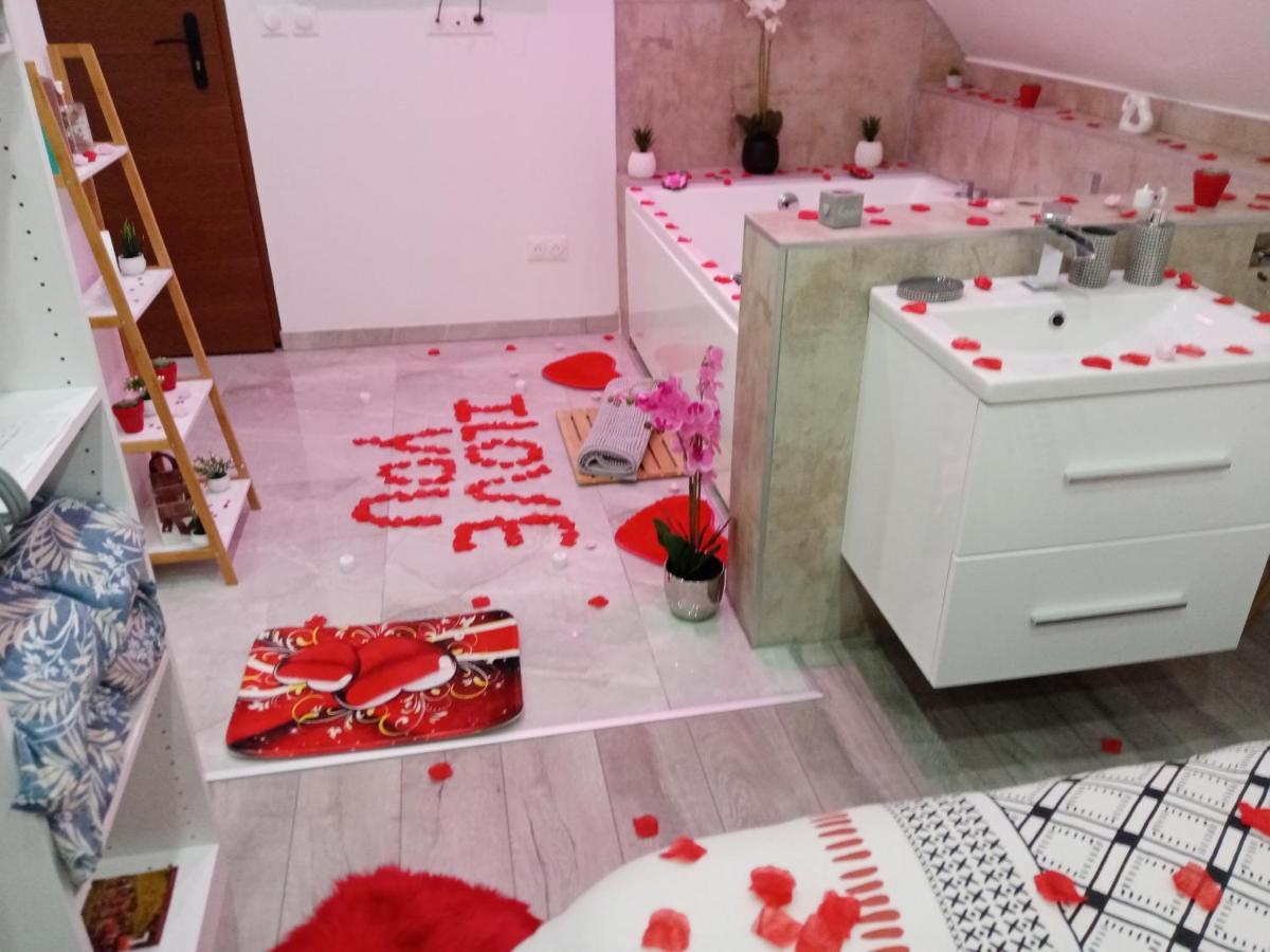 Studio Jacuzzi Au Centre Кольмар Экстерьер фото
