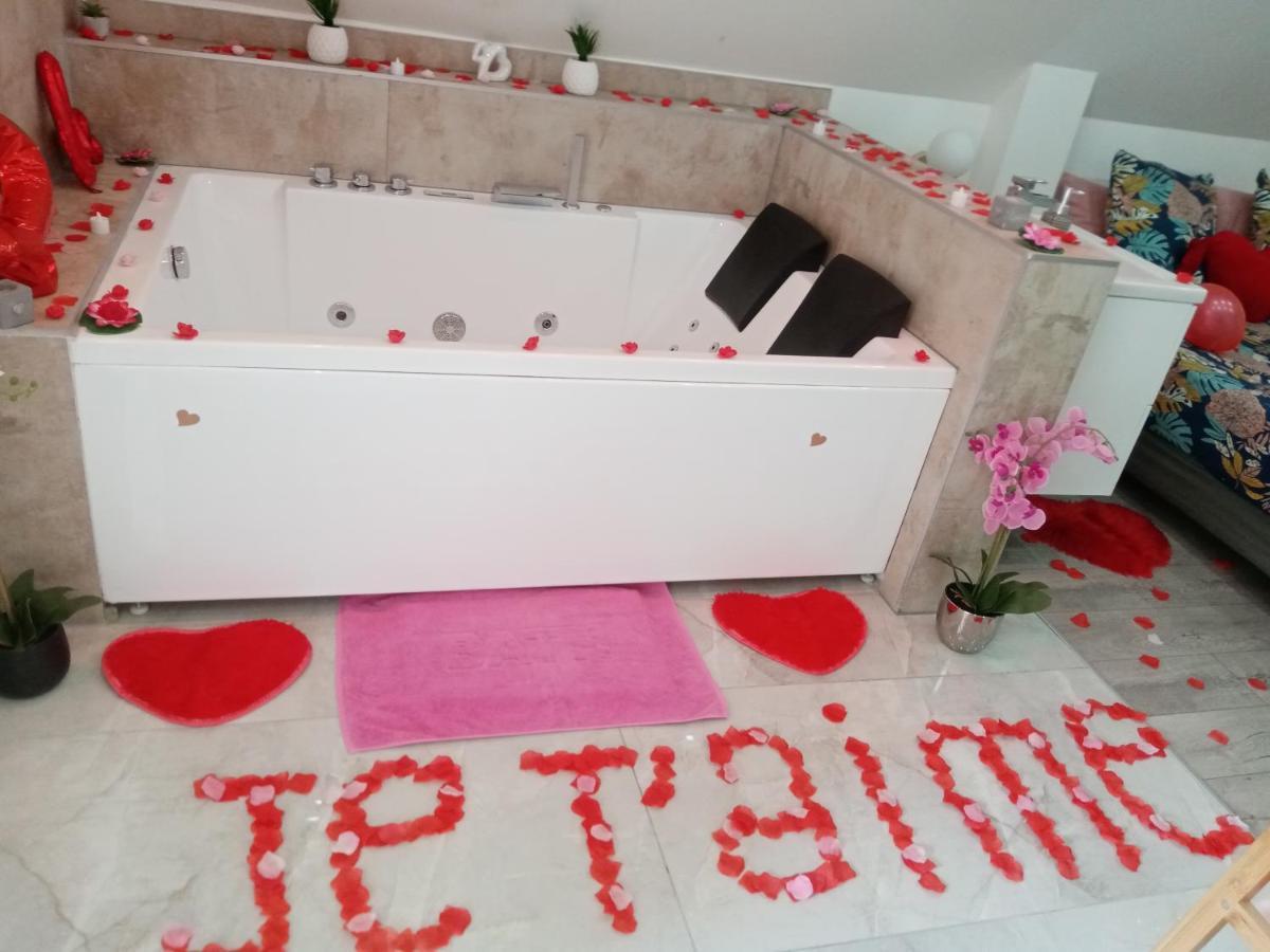 Studio Jacuzzi Au Centre Кольмар Экстерьер фото